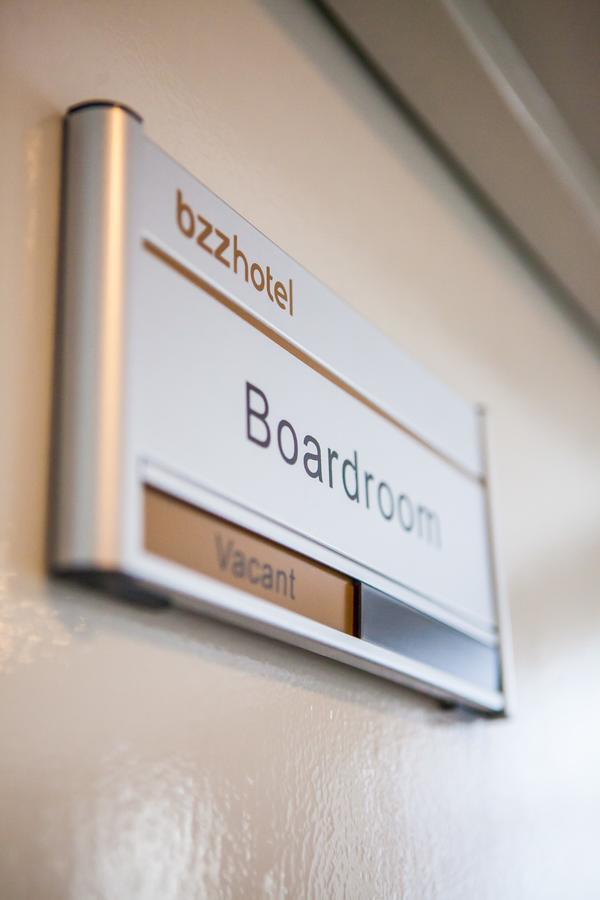 Bzz Hotel Skudai Extérieur photo