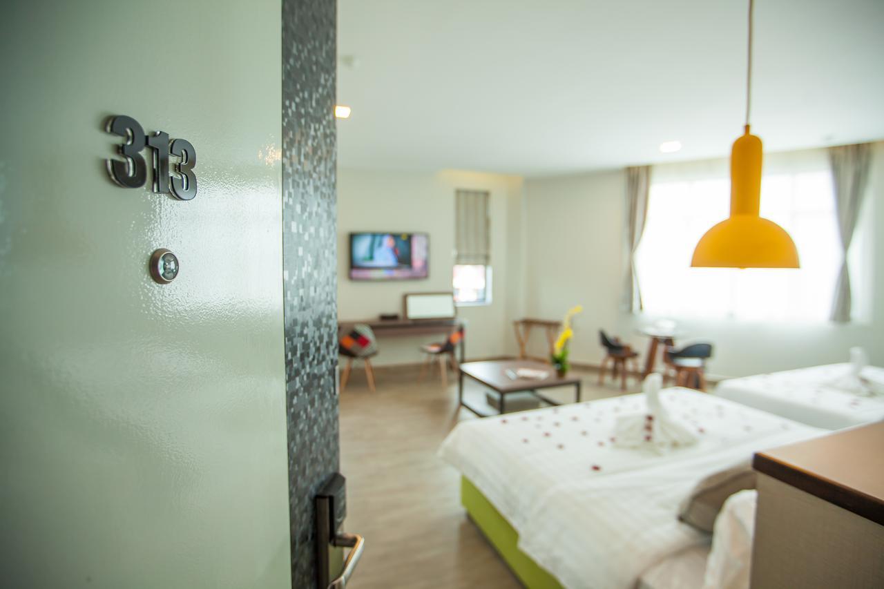 Bzz Hotel Skudai Extérieur photo