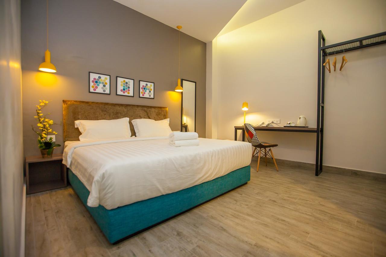 Bzz Hotel Skudai Extérieur photo