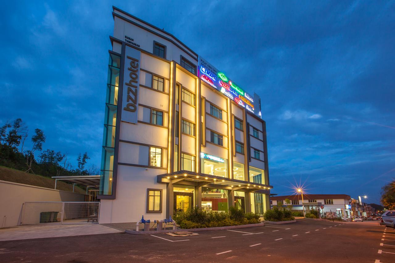 Bzz Hotel Skudai Extérieur photo