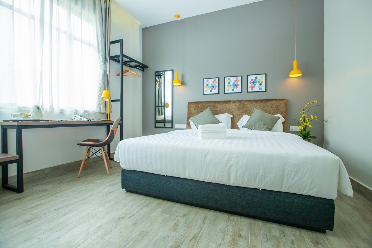 Bzz Hotel Skudai Extérieur photo