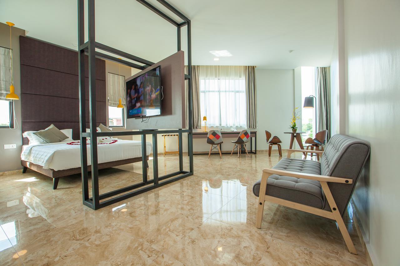 Bzz Hotel Skudai Extérieur photo