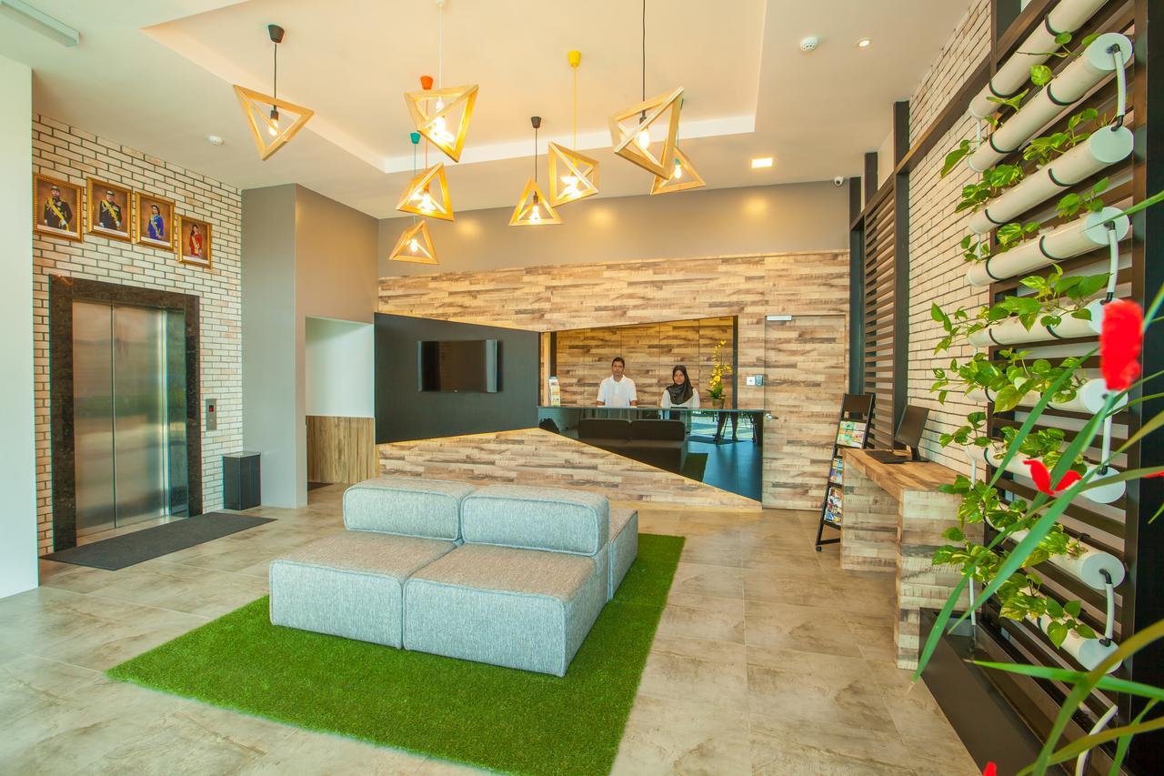 Bzz Hotel Skudai Extérieur photo