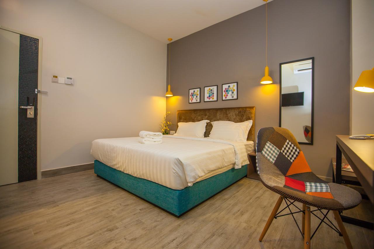 Bzz Hotel Skudai Extérieur photo
