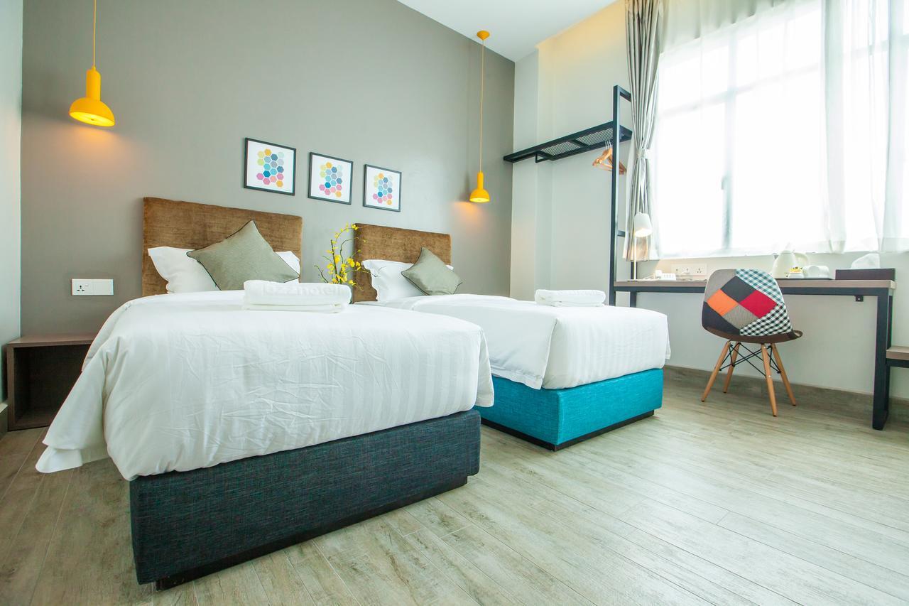 Bzz Hotel Skudai Extérieur photo