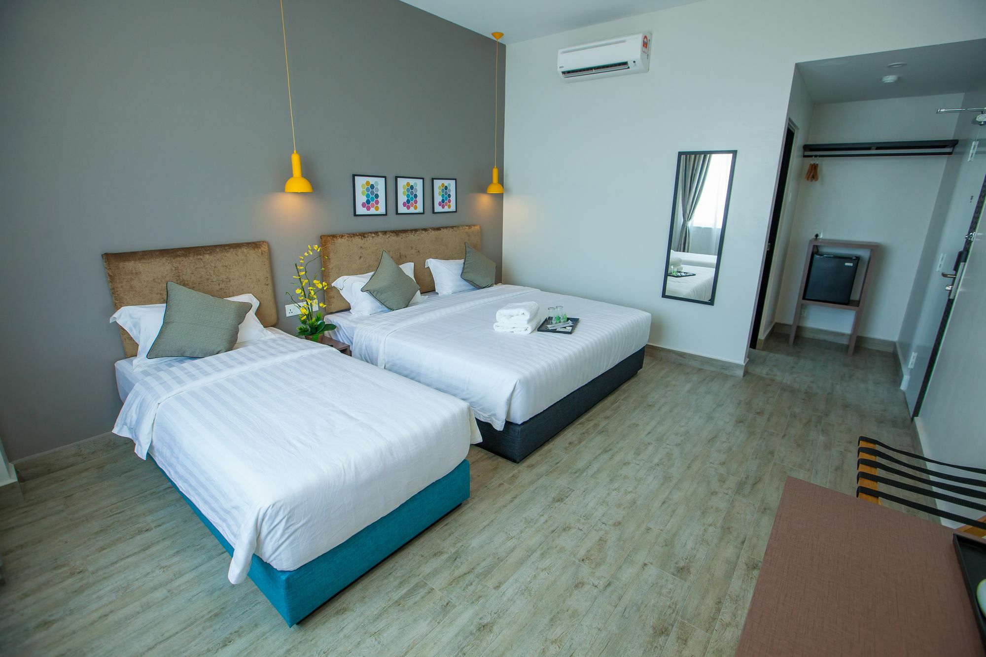 Bzz Hotel Skudai Extérieur photo