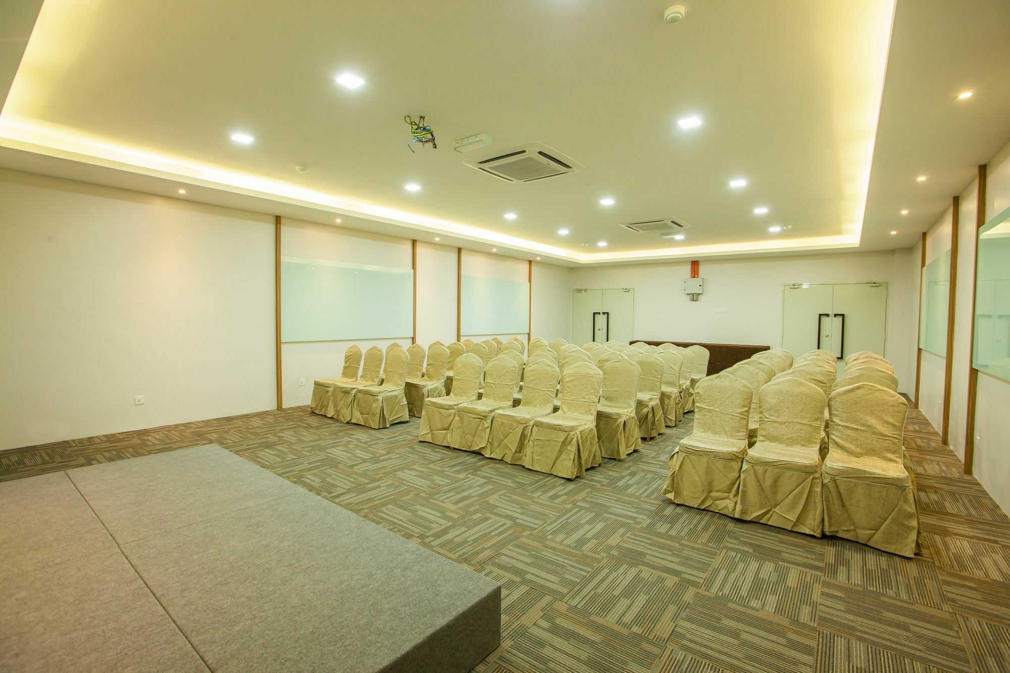 Bzz Hotel Skudai Extérieur photo