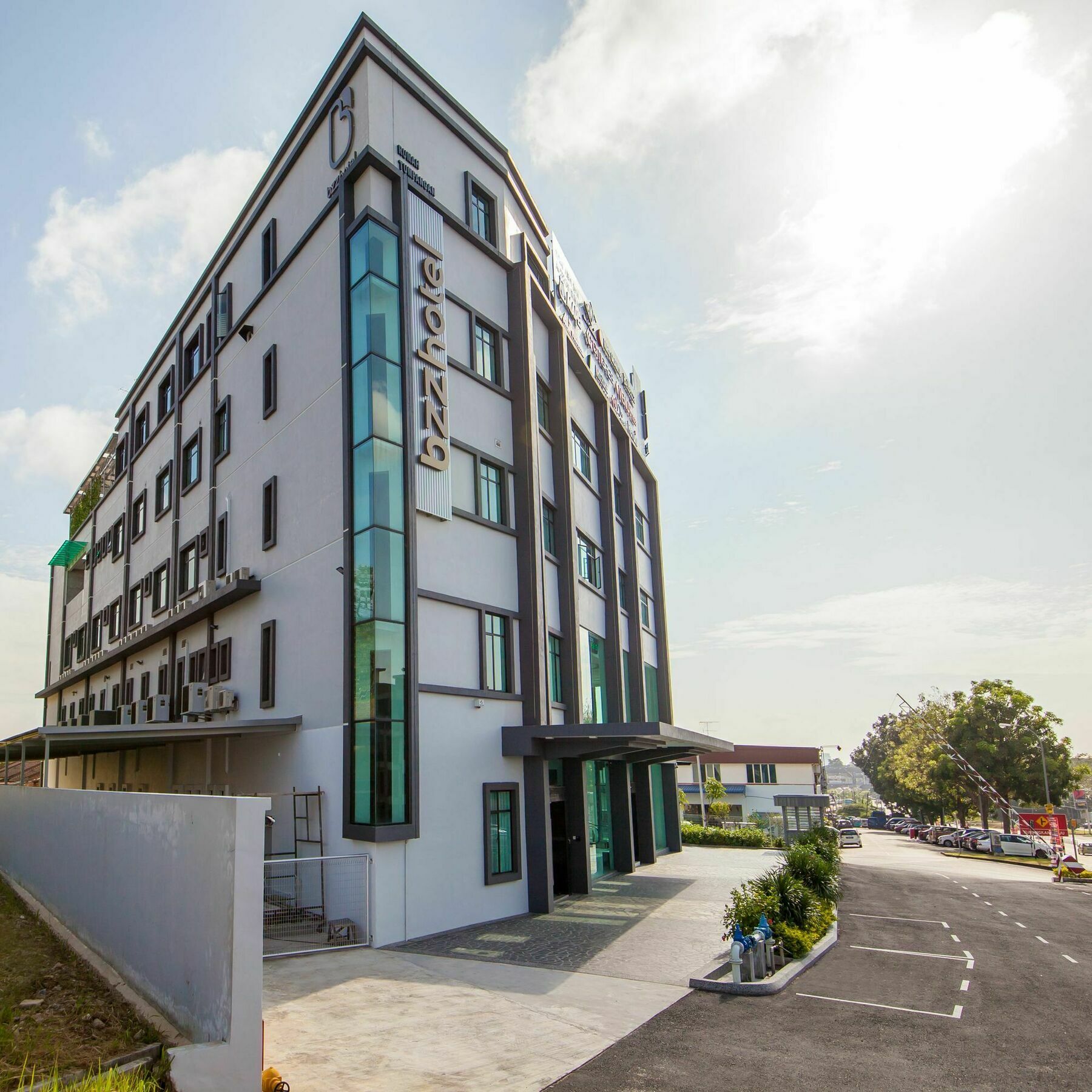 Bzz Hotel Skudai Extérieur photo